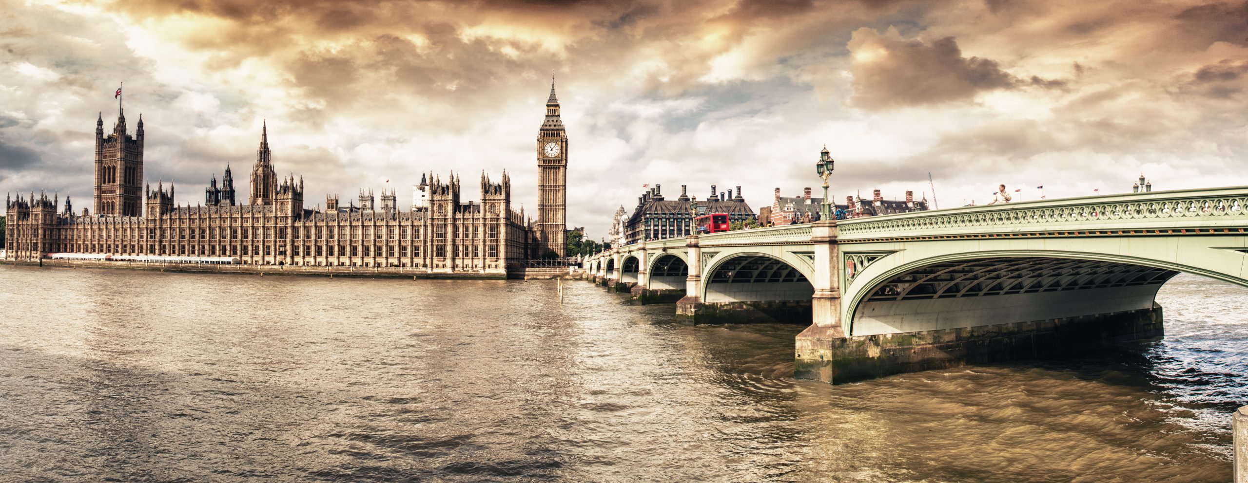 Westminster-bridge-and-buildings