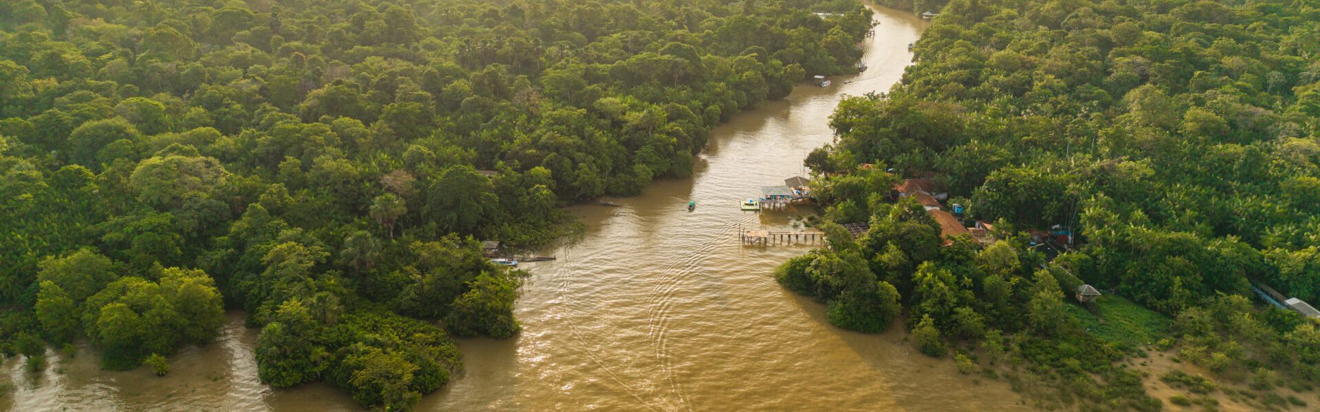 Furo do Nazário, região das Ilhas de Barcarena que fica em frente a Belém do Pará