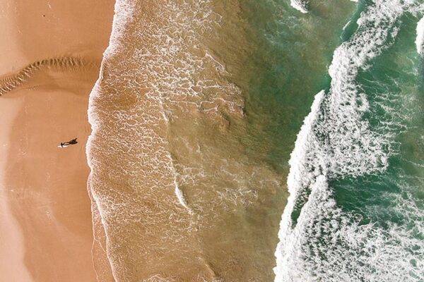 Ocean waves approaching shore. (Source: AdobeStock)